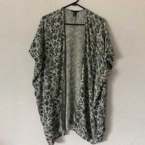 Short sleeve floral navy blue and slate kimono.